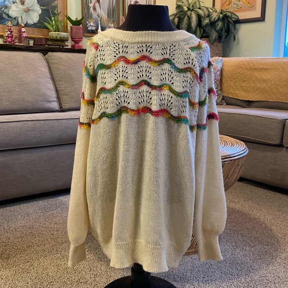 NWT Andthewhy Cream Sweater with Rainbow and Shell Stitch Detail Lightweight - Picture 1 of 6